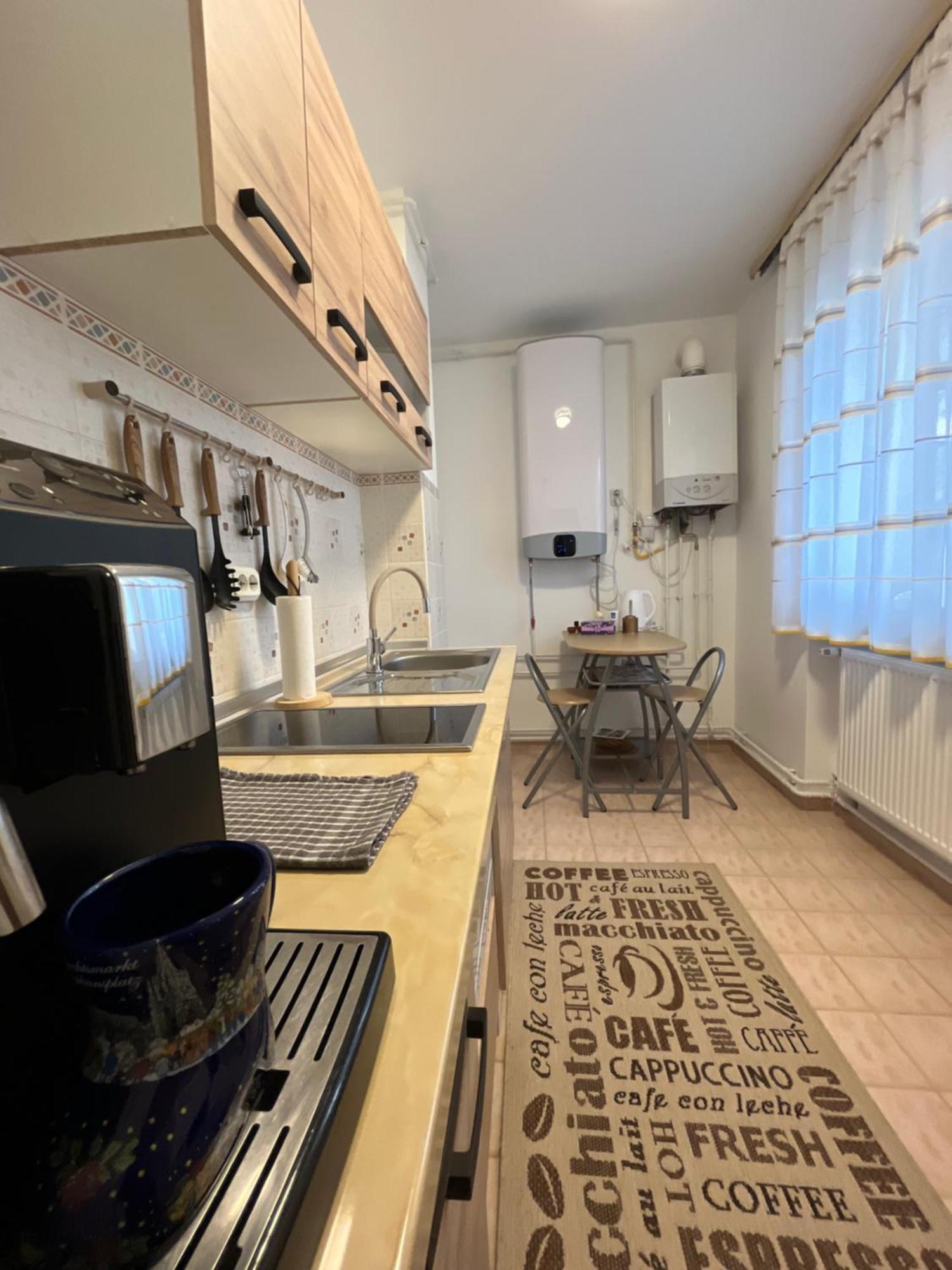 Orsi House Apartment โซมบ็อตเฮย์ ภายนอก รูปภาพ