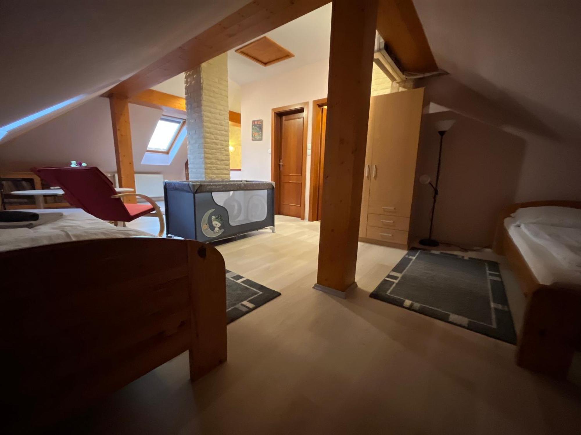 Orsi House Apartment โซมบ็อตเฮย์ ภายนอก รูปภาพ