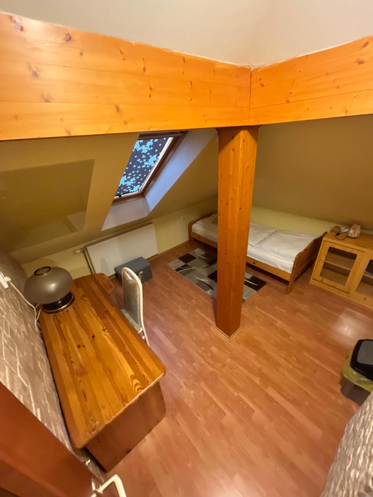 Orsi House Apartment โซมบ็อตเฮย์ ภายนอก รูปภาพ